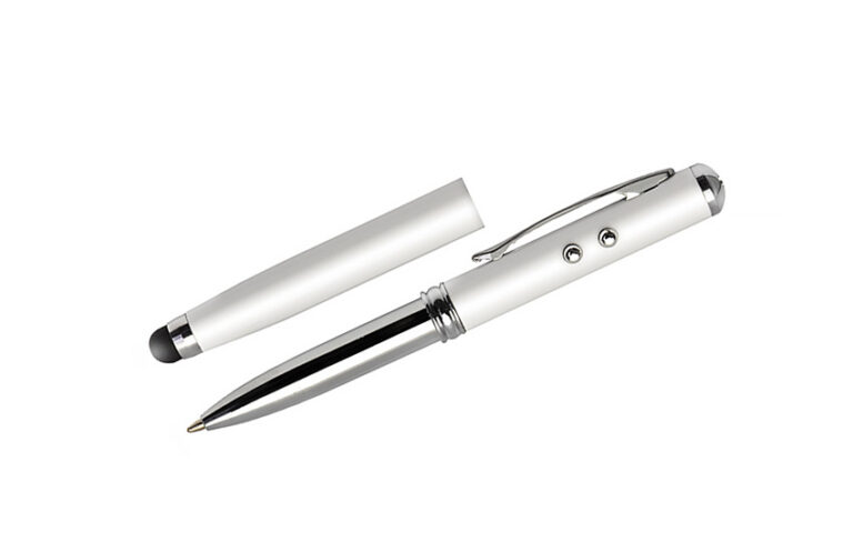 Metallkugelschreiber mit 4 Funktionen: Kugelschreiber, Touchpen, Laserpointer, Taschenlampe. Ideal für Präsentationen, mit gravierbarem Logo und Warnhinweis. Touch-Kugelschreiber QUATRO.