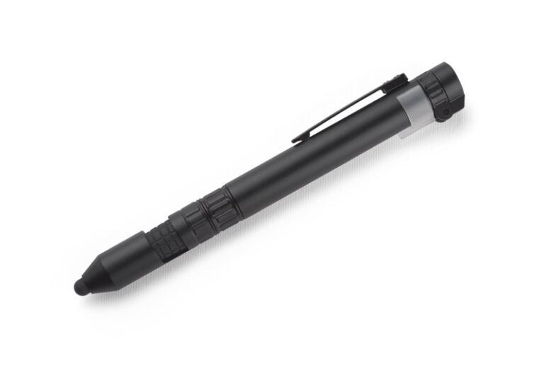 GYVER Multifunktionsstift mit 7 Funktionen: Kugelschreiber, Touchpen, Handyhalter, Taschenlampe, 2 Schraubendreher, Kompass, blauer Einsatz. Perfekt für Gadget-Liebhaber. Touch-Kugelschreiber GYVER.